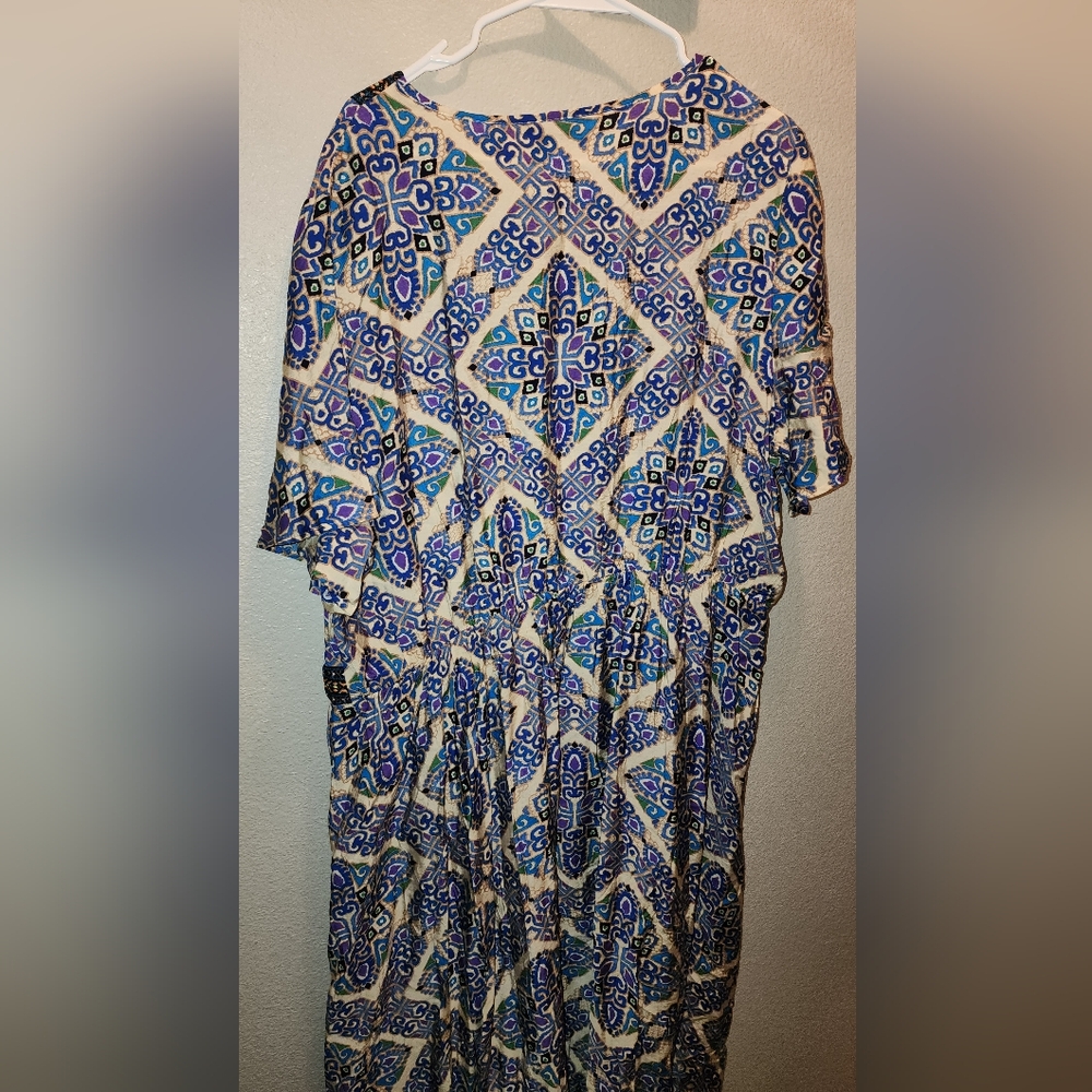 BloomChic Blue and White Geometric Midi Dress - Picture 3 of 5